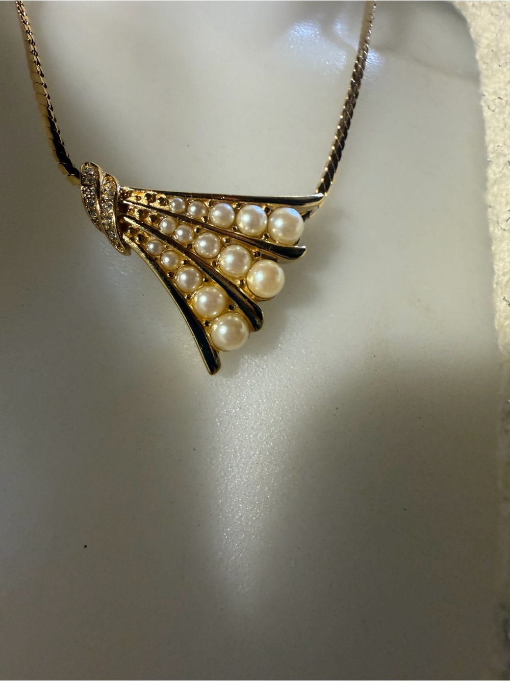 Vintage Trifari Gold Pearl Fan Pendant Necklace